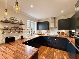 Photo 14- click for photo gallery